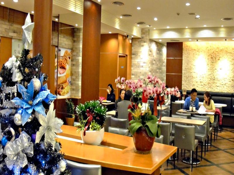 First Hotel Taipei Exterior photo